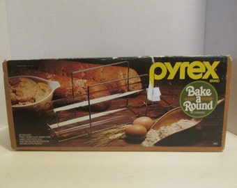 Vintage Pyrex Bake a Round / Bread Baker / Bread Laof Pan / Baking Dish / Glass Bread Maker