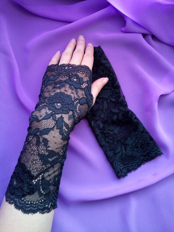 Black Lace Fingerless Gloves / Burlesque / Gothic / Steampunk