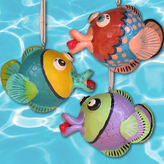 Set of 3 Big Lips Tropical Fish Decor with Plant Stakes