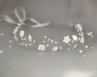 Bridal Flower crown Bridal hair vine White flower crown Leaf hair vine Ivory Floral crown Wedding flower crown First communion headpiece