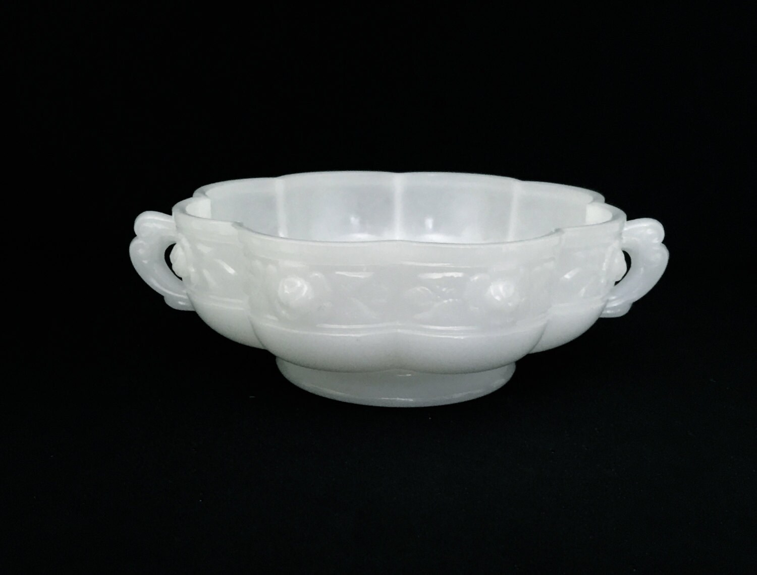 Milk Glass Serving Bowl VG2008