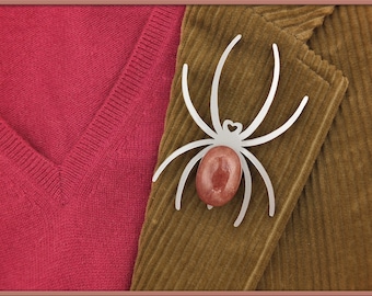 Spider Brooch / Silver Plexiglass Lasercut / Cherry Quartz Cabochon / Fashion Accessory / Animal design / Halloween Jewelry / Costume Pin