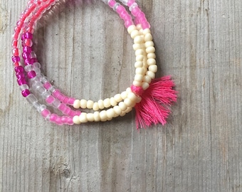 Bracelet perles de verre, bracelet pompon, bracelet coton à broder, bracelet boho