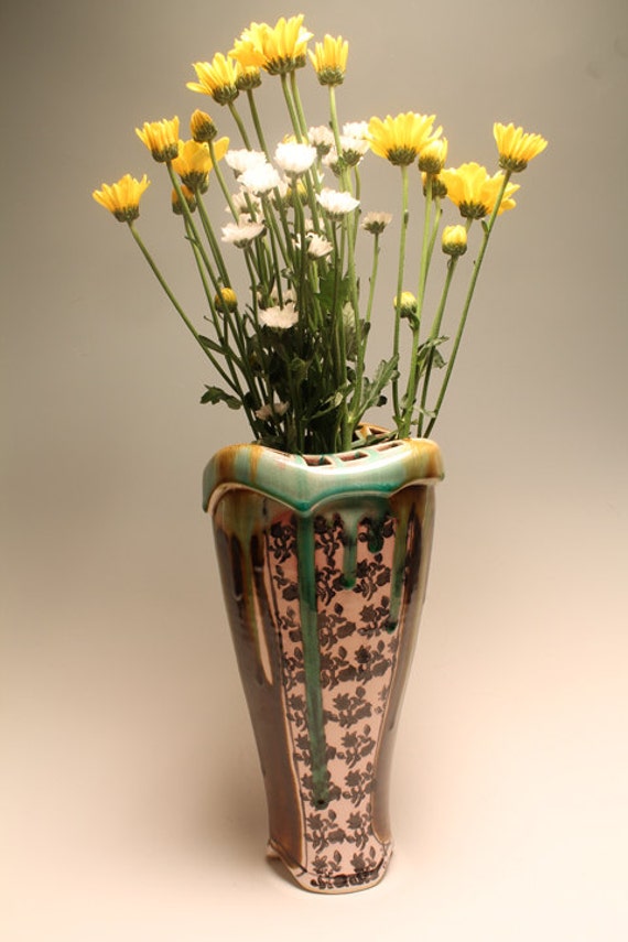 Items similar to Handmade flower vase on Etsy