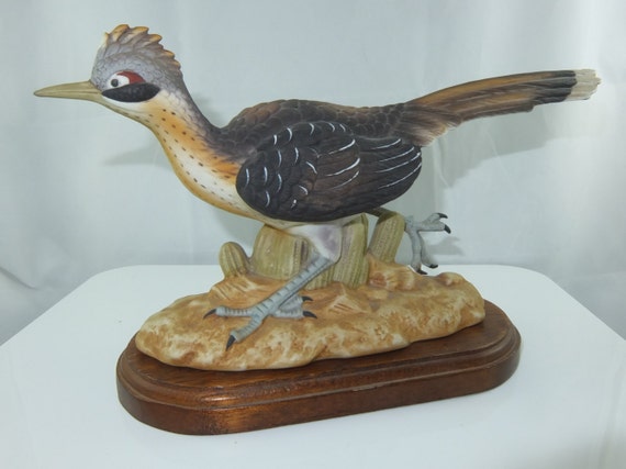 Vintage Ceramic Roadrunner with Wood Base Birds Figurine 9