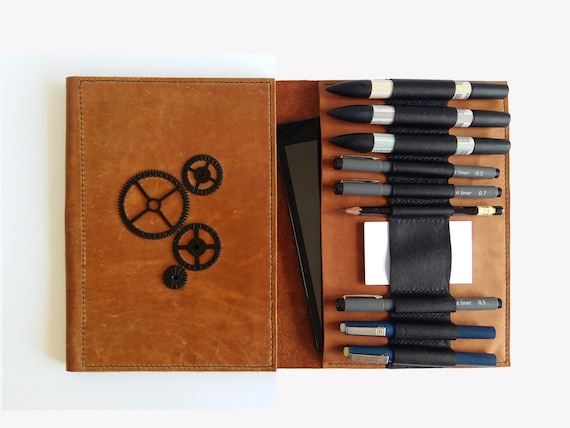 Modern genuine leather organizer for A5 notebook // artsy // business every day // upcycled metal gears / sketchbook case folio / portofolio by Tradde steampunk buy now online