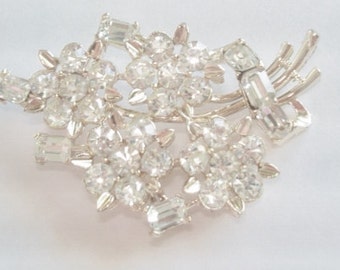 Signed Lisner Clear Rhinestone Flower Brooch Gold Tone