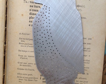 Rook bookmark with wooden sleeve
