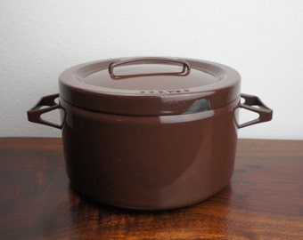 Vintage Seppo Mallat for Finel Enamelware Brown Dutch Oven, 8.5 Inches, Enameled Steel, 1960s Finland Mid Century Modern Kitchenware Serving