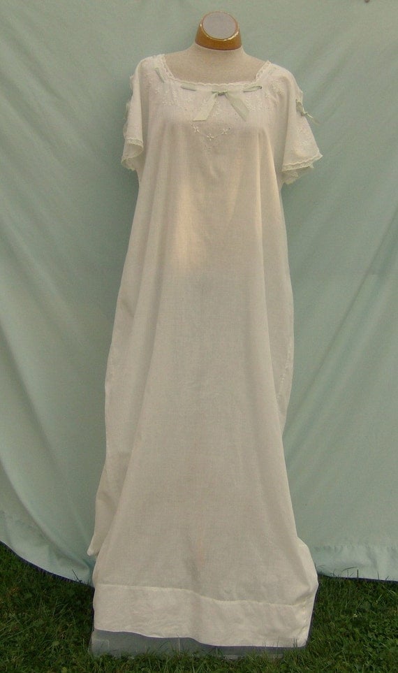 VintageEarly 1900's White Cotton Nightgown