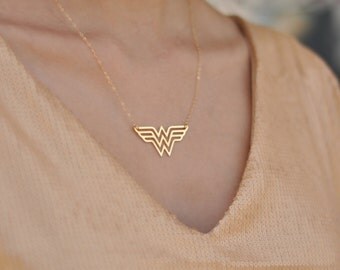 Halloween Necklace, Gold Wonder Woman Necklace, Diana Prince, Wonder Woman Jewelry, Super Hero Jewelry, Wonder Woman Symbol, Gift for Mom