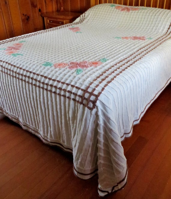 Vintage Chenille Bedspread Queen Size White Pink By Hensfeathers   Il 570xN.842342227 Fo9n 