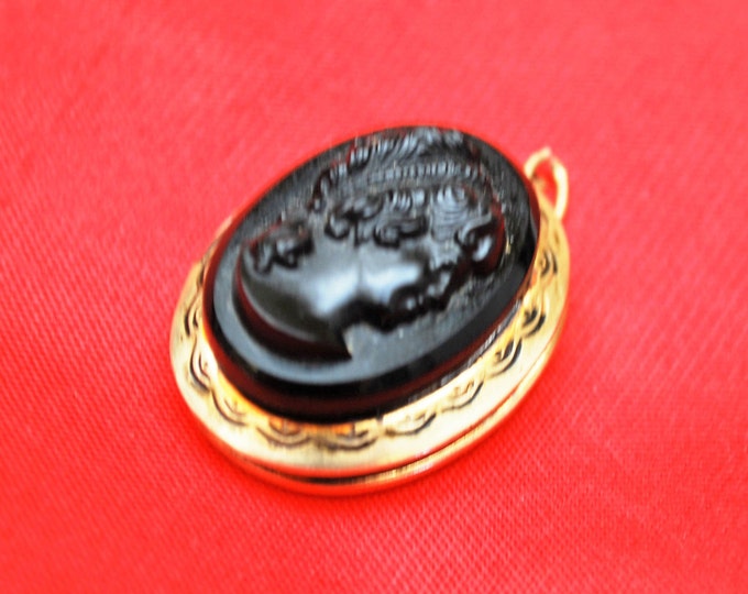 Cameo Locket Pendant - black glass Women Profile - gold Filled - Victorian Style