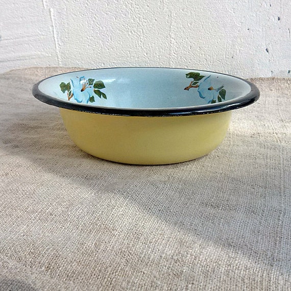 Vintage metal round dish Retro chipped enamel bowls by MyWealth