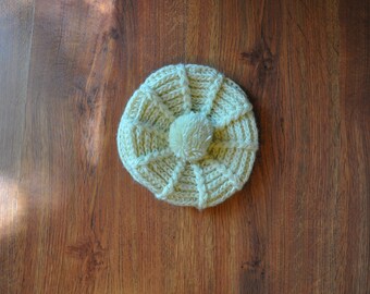 60s cream newsboy cap / 1960s acrylic crochet hat / chunky knit gavroche hat
