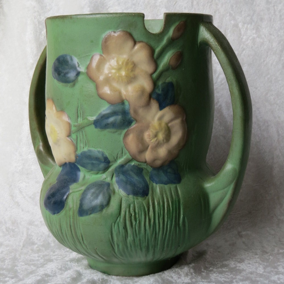 ROSEVILLE Pottery VASE 9858 White Rose Design Vintage