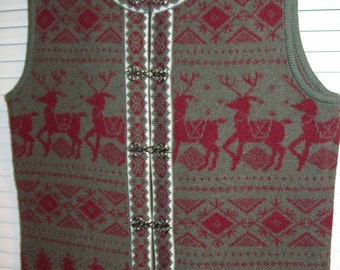 Vintage Telluride Boiled Wool Reindeer Vest w Pewter Frog Closures. Size medium