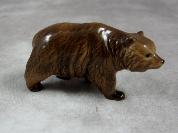 Hagen-Renaker GRIZZLY BEAR Figurine Walking Grizzly