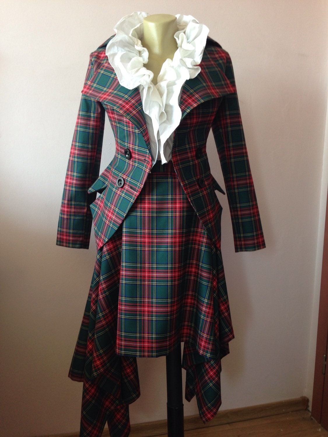 Vintage Tartan tailored suit /womens plaid jacket// lady