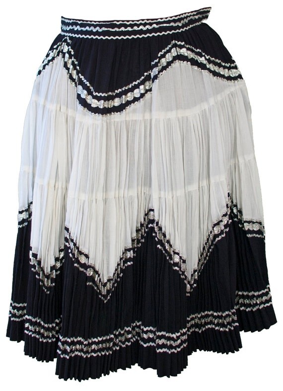 1950 Medium Mexican Skirt Black Silver Squaw Ethnic Dance