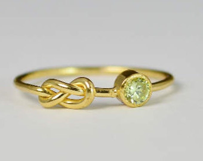 14k Gold Peridot Infinity Ring, 14k Gold Ring, Stackable Rings, Mother's Ring, August Birthstone Ring, Gold Infinity Ring, Gold Knot Ring