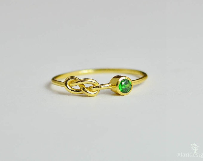 14k Gold Emerald Infinity Ring, 14k Gold Ring, Stackable Rings, Mother's Ring, May Birthstone, Gold Infinity Ring, Gold Knot Ring