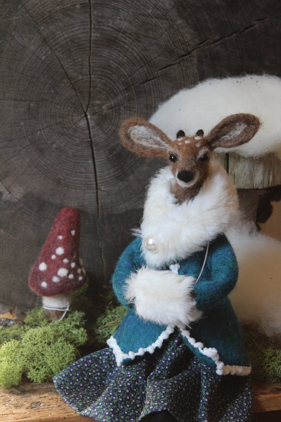 Needle Felted Winter Deer by OkieFolky on Etsy
