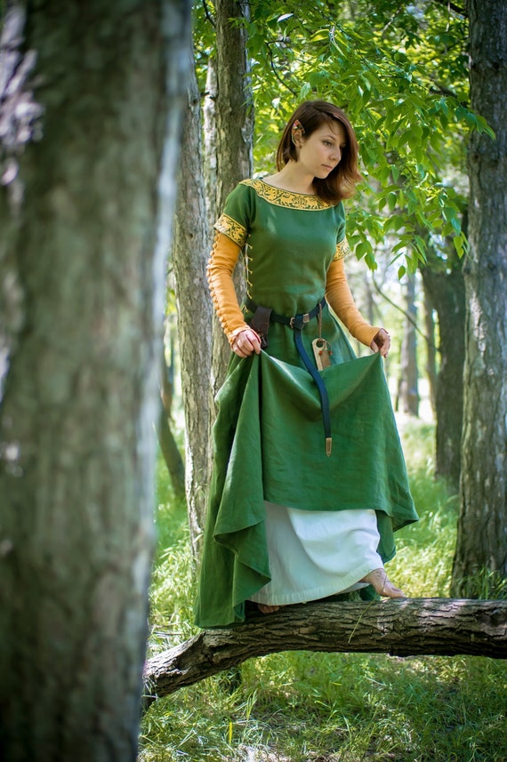 Medieval Green Linen Long Dress Greensleeves