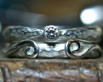 Tourbillon 9ct or ou recyclé en argent sterling ensemble de mariage & bague de fiançailles. Laboratoire éthique cultivé Moissanite. Fabriqué au Royaume-Uni à la main