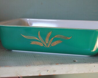 Pyrex promotional Green Wheat Space Saver casserole, Hospitality line, 575 B, 2 quart oblong, teal with golden wheat
