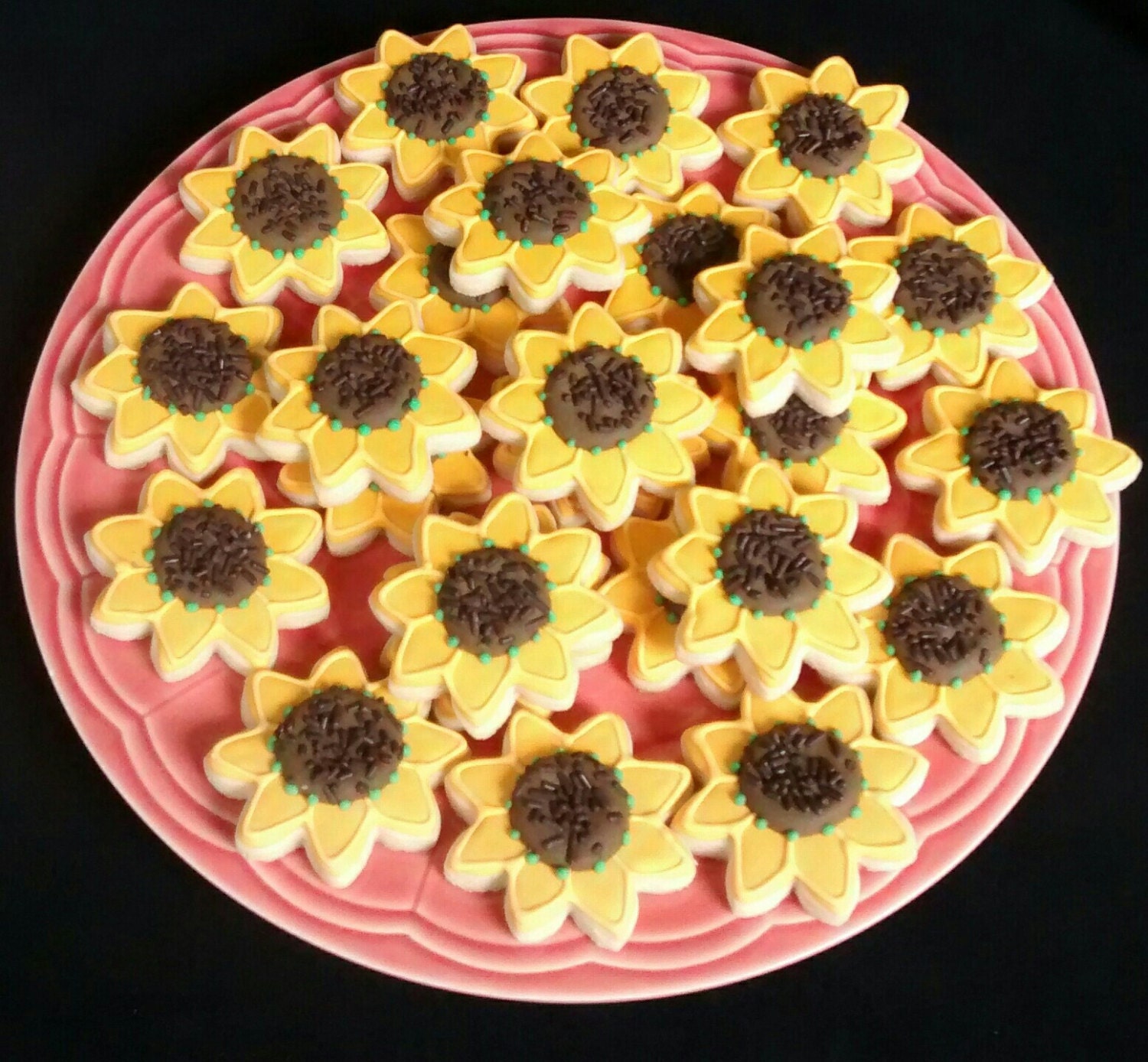 Sunflower sugar cookies 2.5 or large decorated with