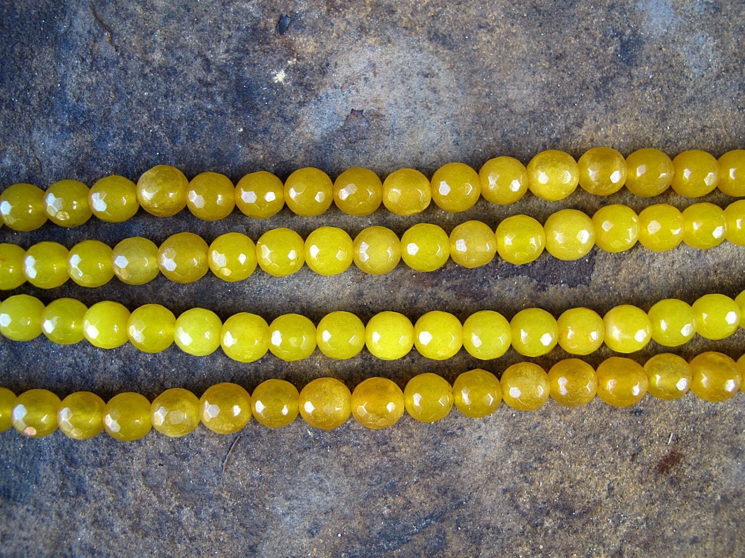 Honey jade faceted round beads 8mm. Yellow jade. Natural gemstone beads