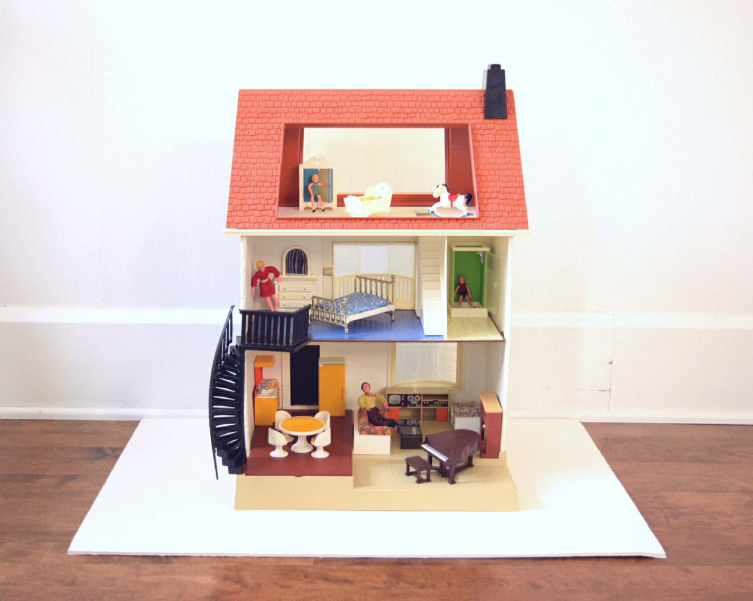 Vintage Fisher Price Dollhouse . 1970's 3 Story Doll House