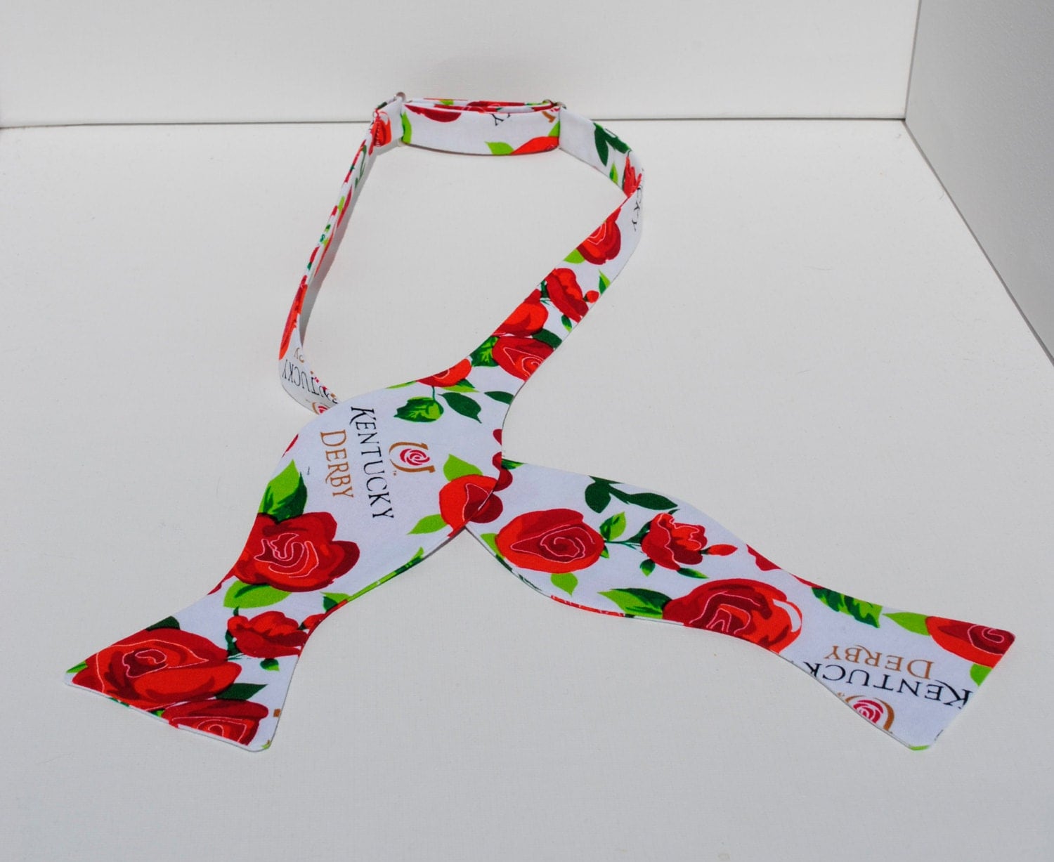 Kentucky Derby Red Roses Men's Adjustable Self Tie Bow Tie