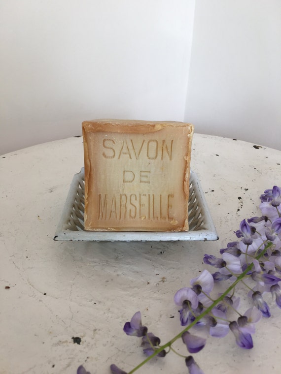 Vintage French enamelware soap dish by Grainsacfrenchvintag