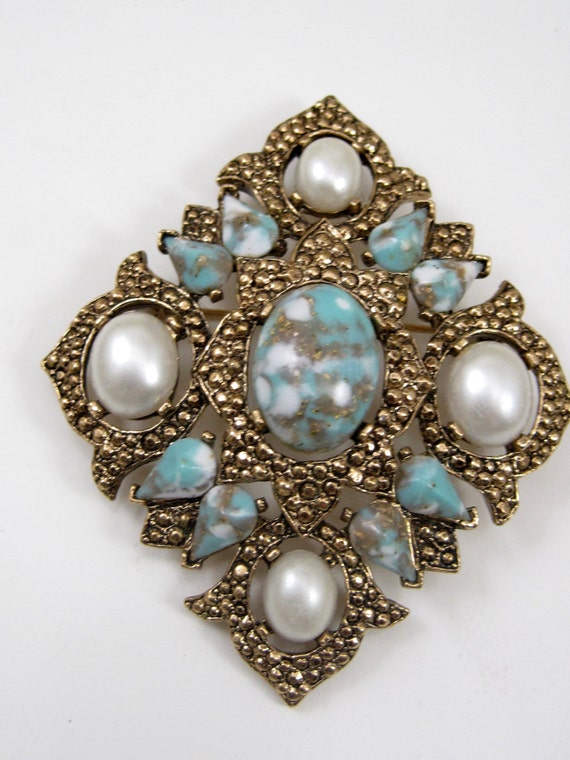 VINTAGE Costume Jewelry Brooch Pin Light Blue Faux Turquoise