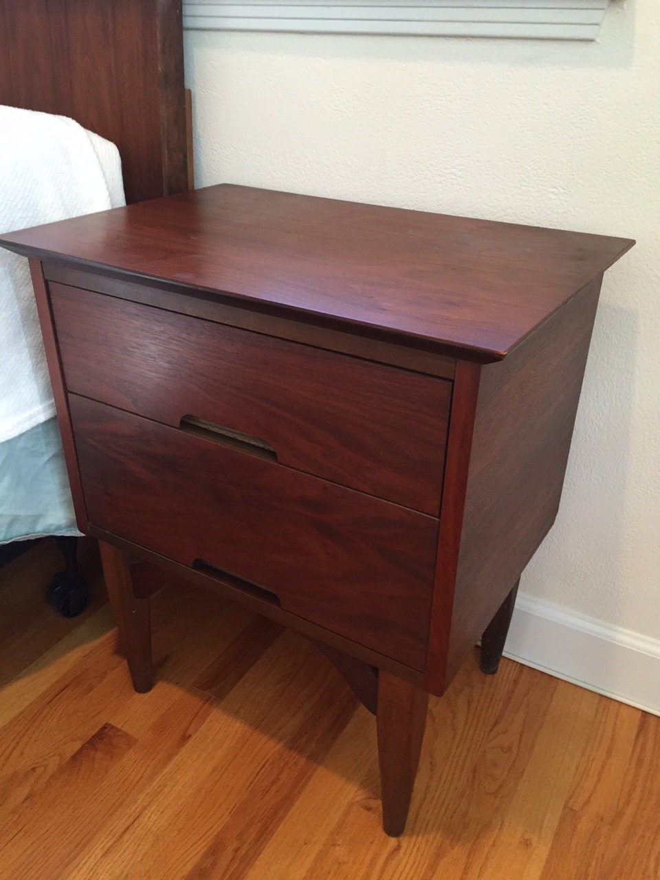 value city night stands