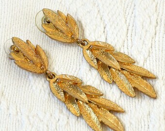 30% OFF w/COUPON CODE "FLIRTY30" - Gorgeous Retro 1800's Inspired Gilded Leaf Drop Earrings