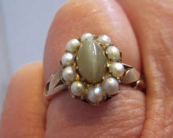 Antique Victorian catseye chrysoberyl seed pearl cluster ring in yellow gold, great condition