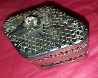 Very Ornate Popori holder