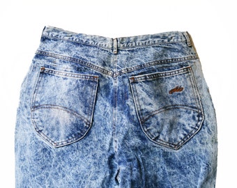 Acid Wash - High Waisted Jeans