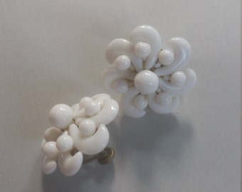 Vintage White Flower Screw Back Earring