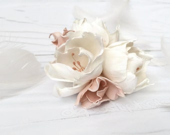 Bridal flower accessory White hair flower Wedding flower headpiece Bridal hair fascinator Bridal flower Hair Clip White wedding Hair Clip