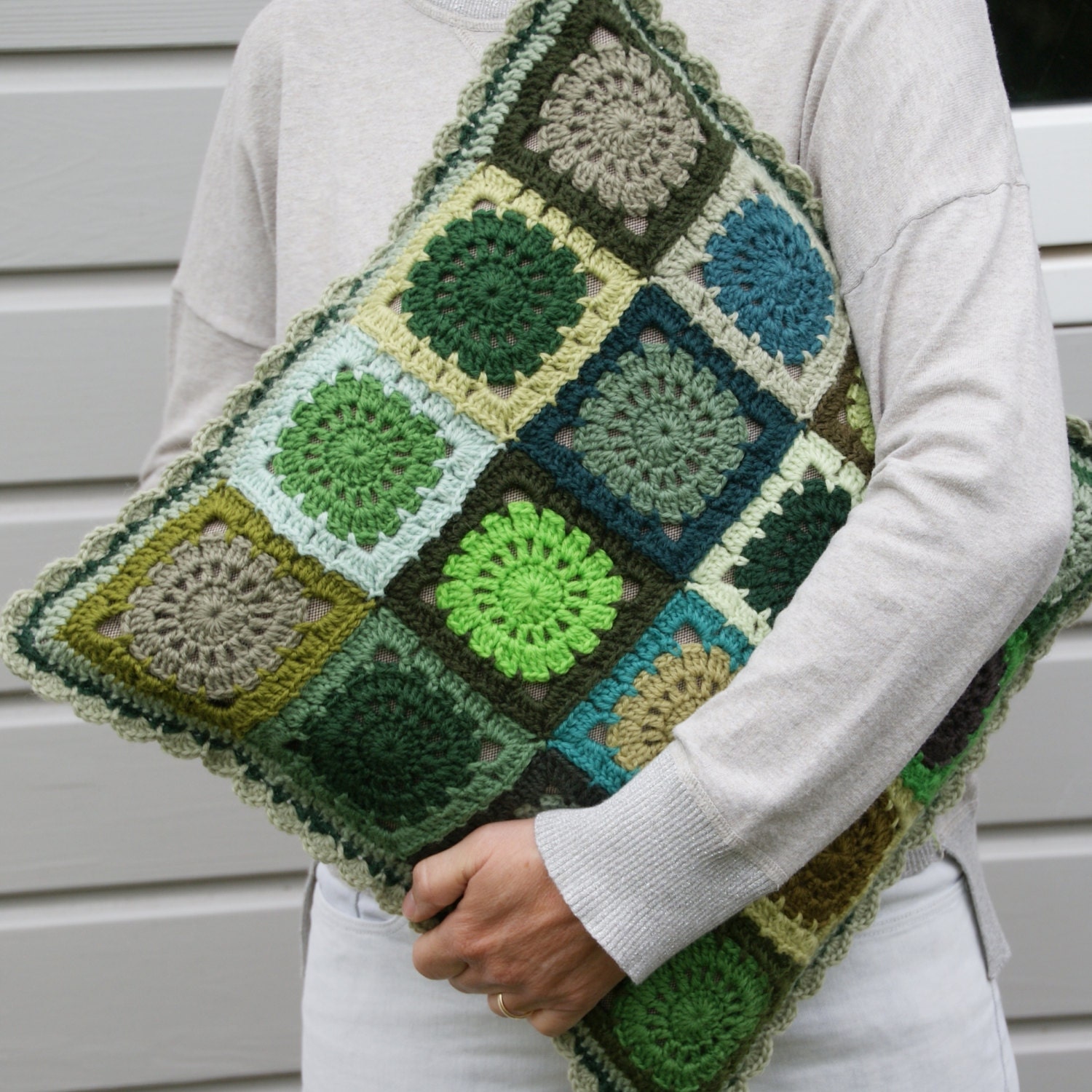 Crochet Retro Granny Square Cushion Cover by dutchsisters on Etsy