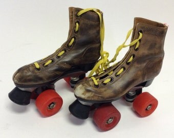Small Vintage Distressed brown Leather Roller Skates 4/6