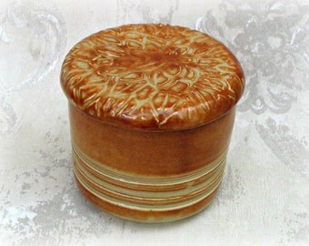 French Butter Crock in Rusty Cream - Always Soft Butter