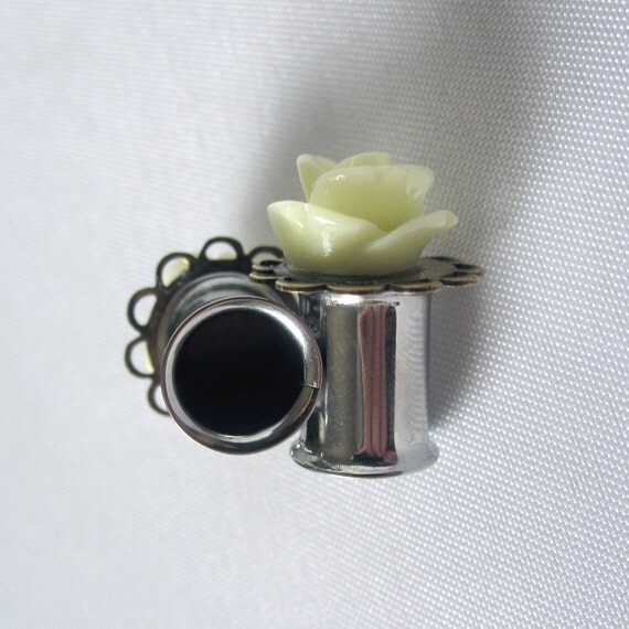 Pair of Delicate Rose Plugs Handmade Girly Gauges Formal