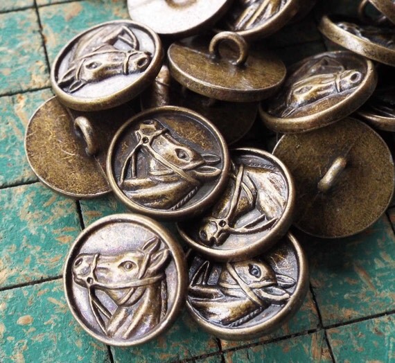 Horse Head buttons 15 count horse in bridle by SaltysPirateDen