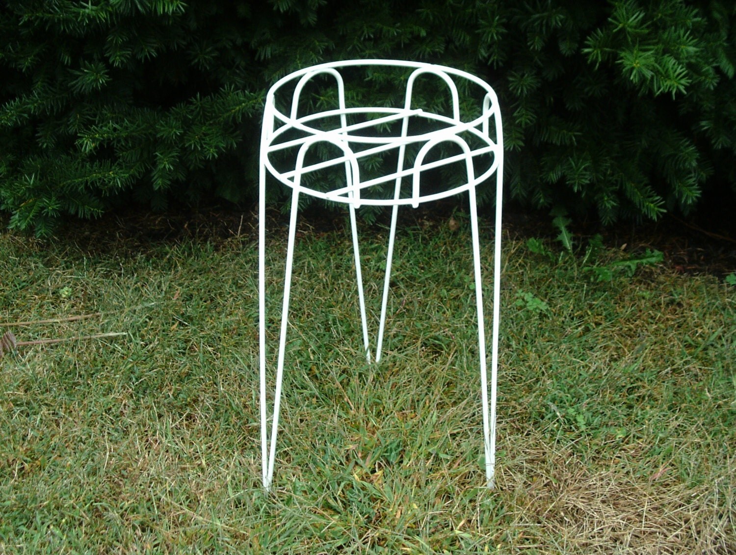 Vintage 1950�s/1960�s White Metal Plant Stand