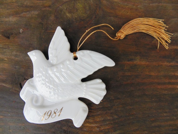 white dove christmas ornament vintage 1980s avon collectable white dove christmas ornament vintage 1980s avon collectable
